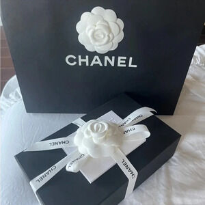 CHANEL SHOPPING BAG SIZE M 12”x9.5” inches